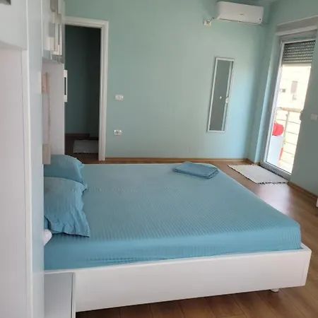 Apartment Sea View New *